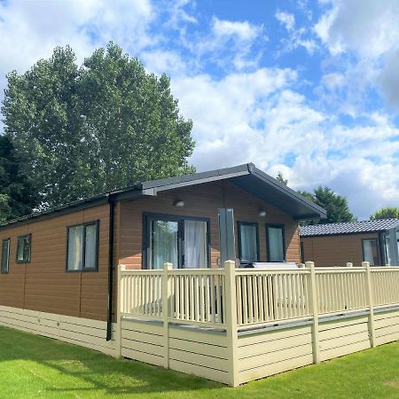 The Yorkshire Burrow Lodge With Hot Tub Exterior foto